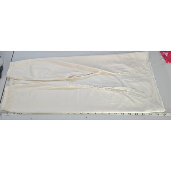 VTG Vanity Fair Cream Side Slit Lace Trim Slip Skirt Size MD Coquette Cottage - Picture 9 of 10